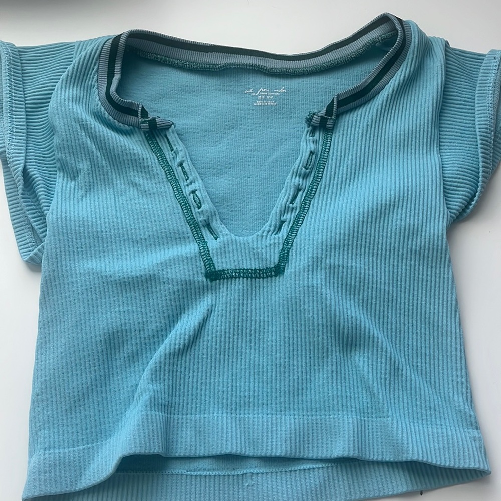 urban outfitters go for gold top!! Size XS/S :)